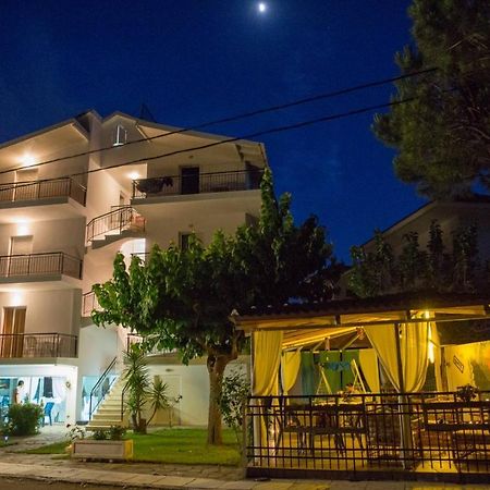 Philoxenia Apartments Kryonéri Exterior foto