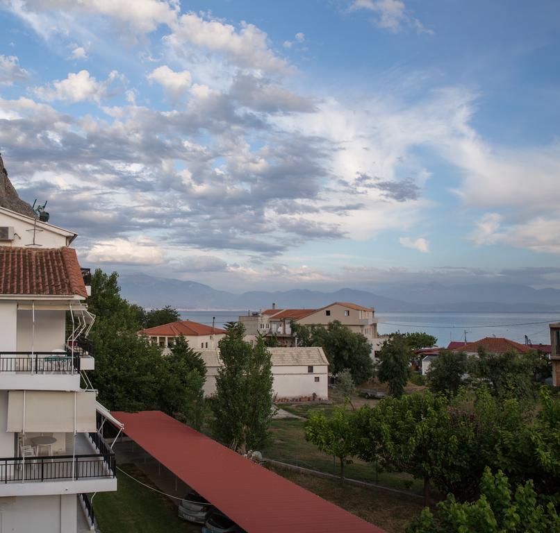 Philoxenia Apartments Kryonéri Exterior foto