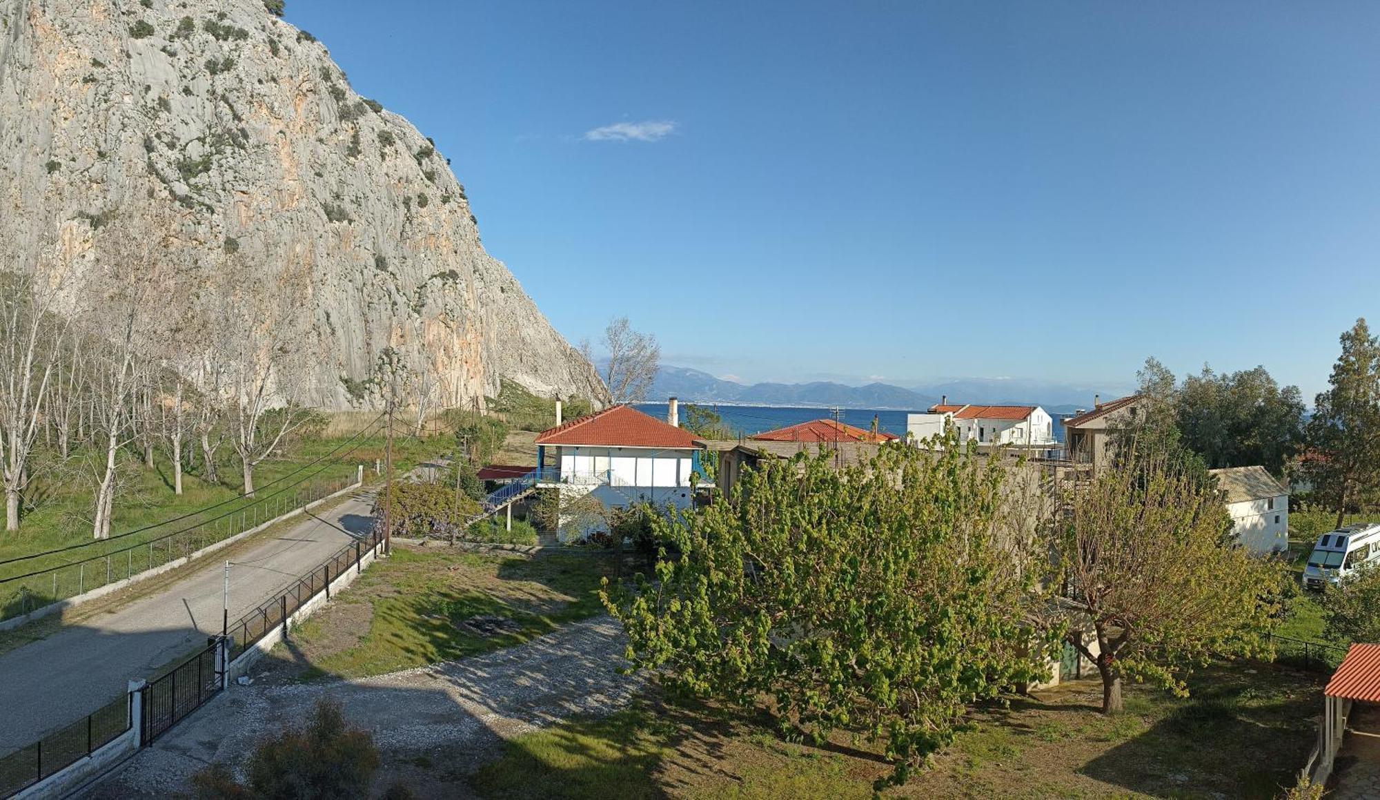 Philoxenia Apartments Kryonéri Exterior foto